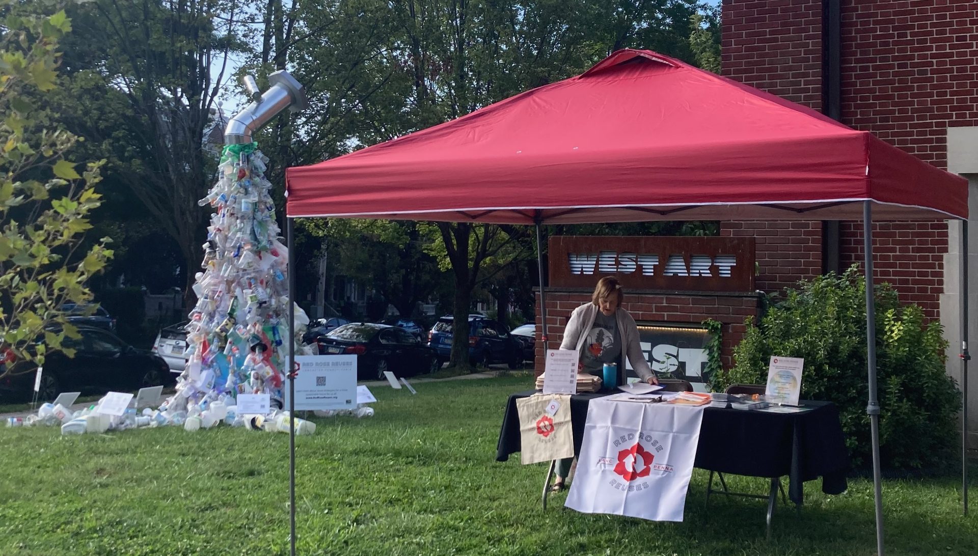 The College Park Climate Action Neighborhood organized a plastics awareness campaign. 